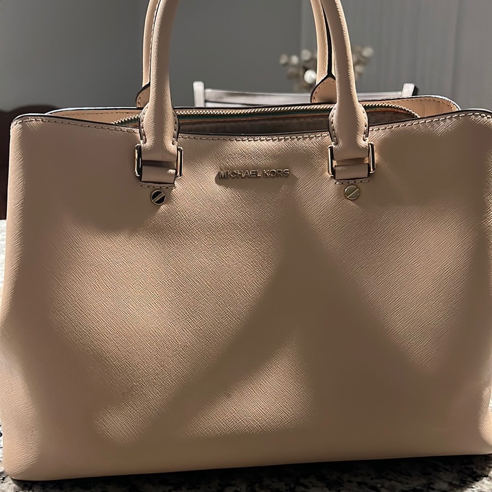 Gently used Michael kor hand bag